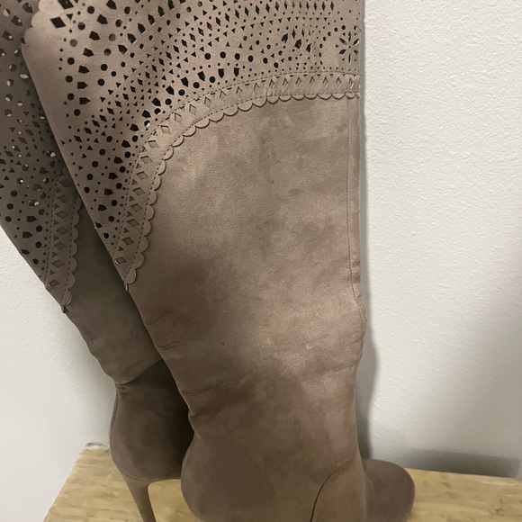 Fall boots. - Picture 5 of 6